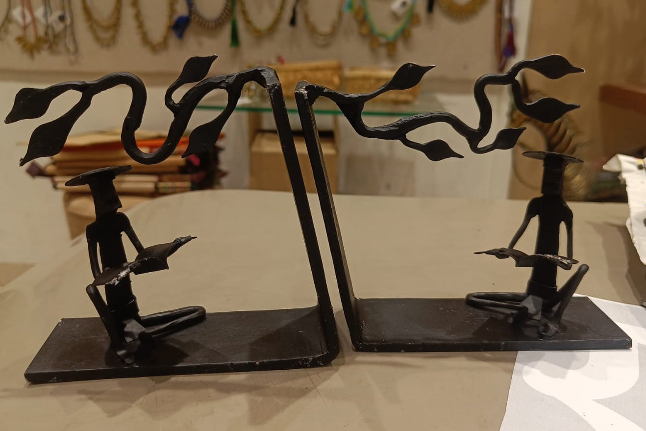 Wrought Iron Reader Bookends | Artistic Bookshelf Décor